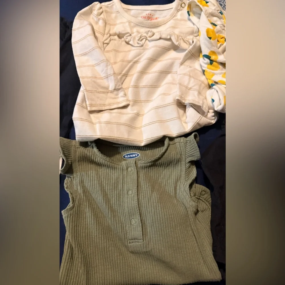 Assorted lot of baby girls size 3-6 month onesies Old Navy and Carters